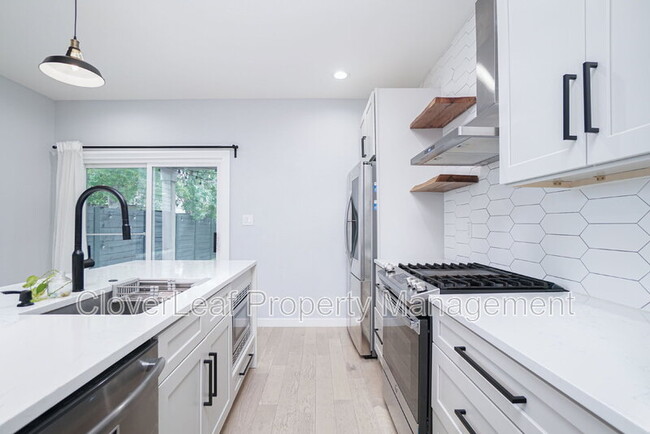 Building Photo - 2109 Schley Ave