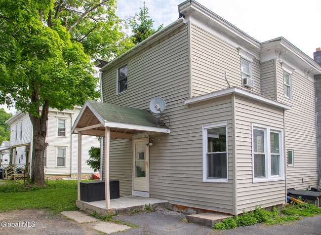 Building Photo - 133 Union St