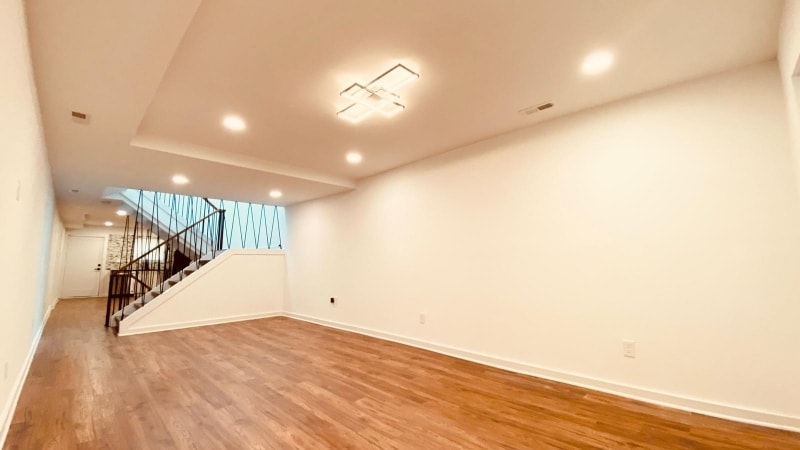 Building Photo - 2727 Huntingdon Ave