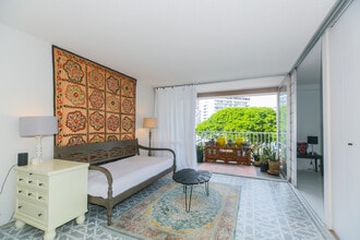 Building Photo - 1617 Keeaumoku St