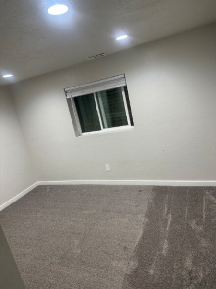 Building Photo - 3306 N Fairfield Rd