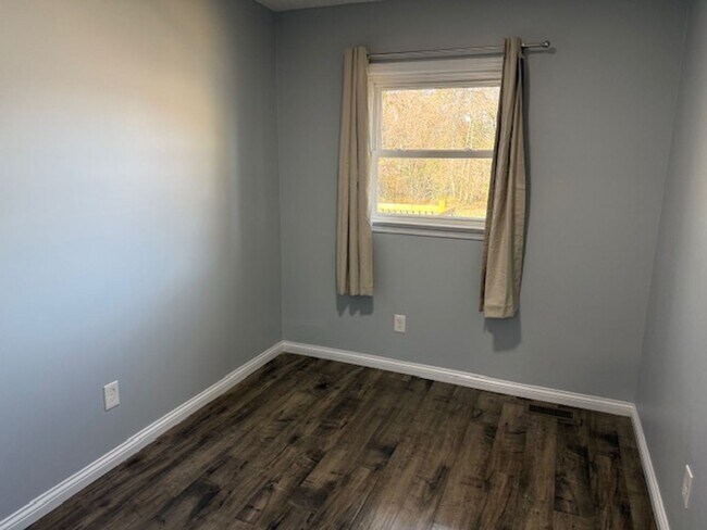 Building Photo - 316 Homeview Dr