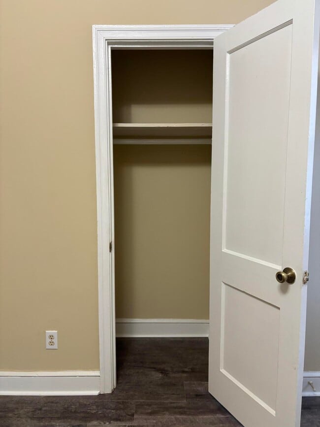 Building Photo - 901 Miller Rd