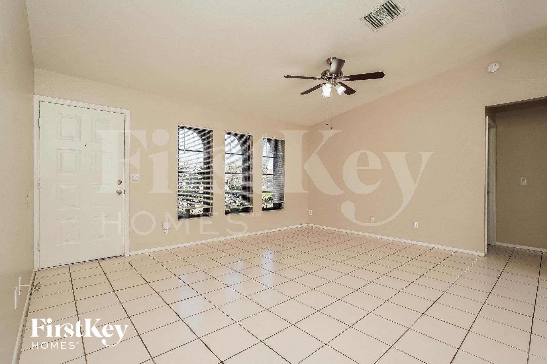 Building Photo - 241 SE 1st Ave