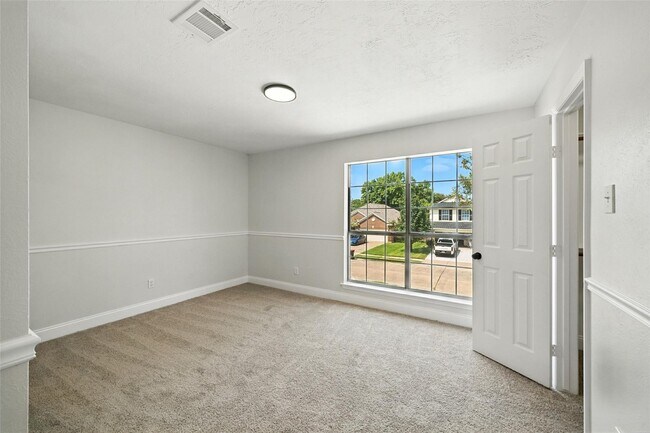 Building Photo - 14827 Carolina Falls Ln