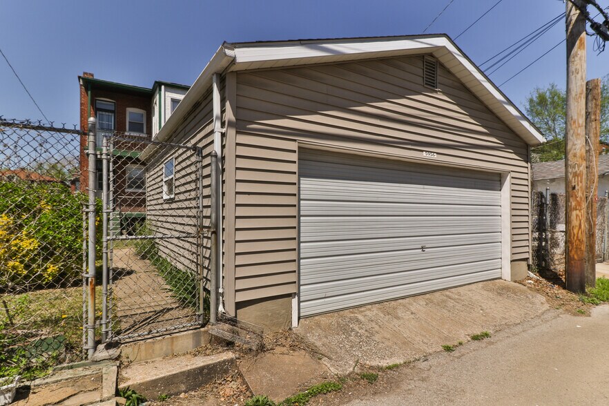 Building Photo - 5956 McPherson Ave
