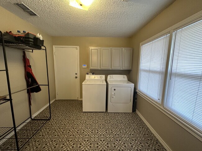 Building Photo - Tech Terrace PRE-LEASE