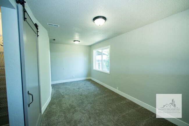 Building Photo - Charming Home near Old Figarden Area!