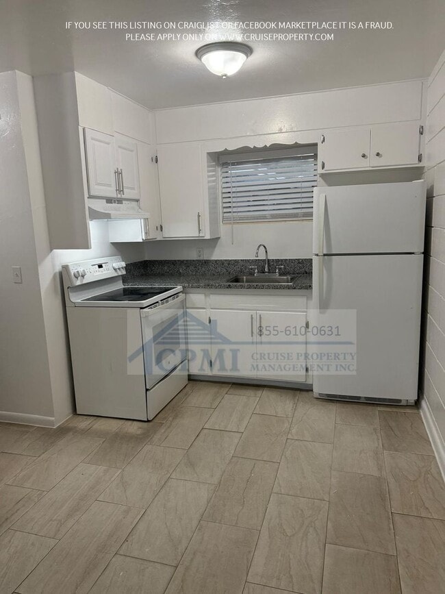 Building Photo - 732 S J St