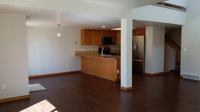 Building Photo - Condo for Rent