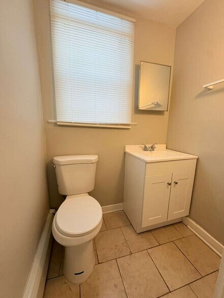 Building Photo - 253 W Ivy St