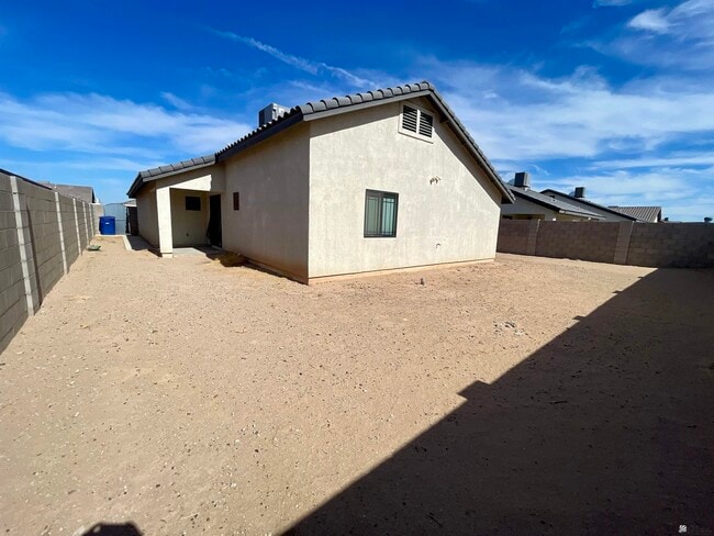 Building Photo - 8565 E 41st Pl