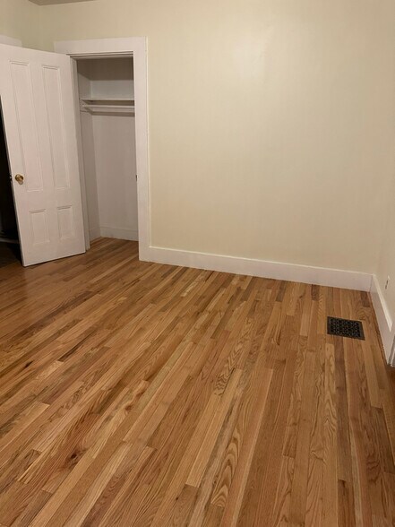 Building Photo - 59 Greenwood St