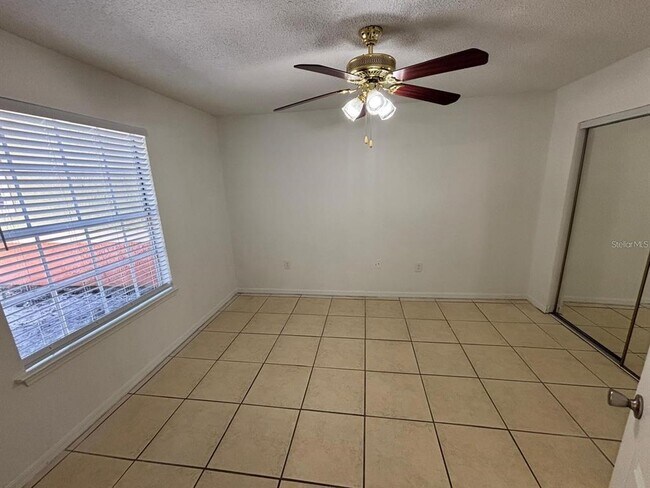 Building Photo - 433 Fountainhead Cir