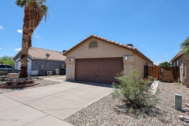 Primary Photo - 3211 W Abraham Ln