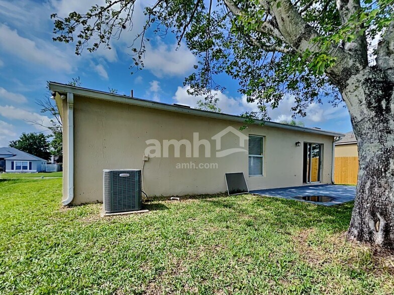 Building Photo - 7363 Edenfield Park Rd