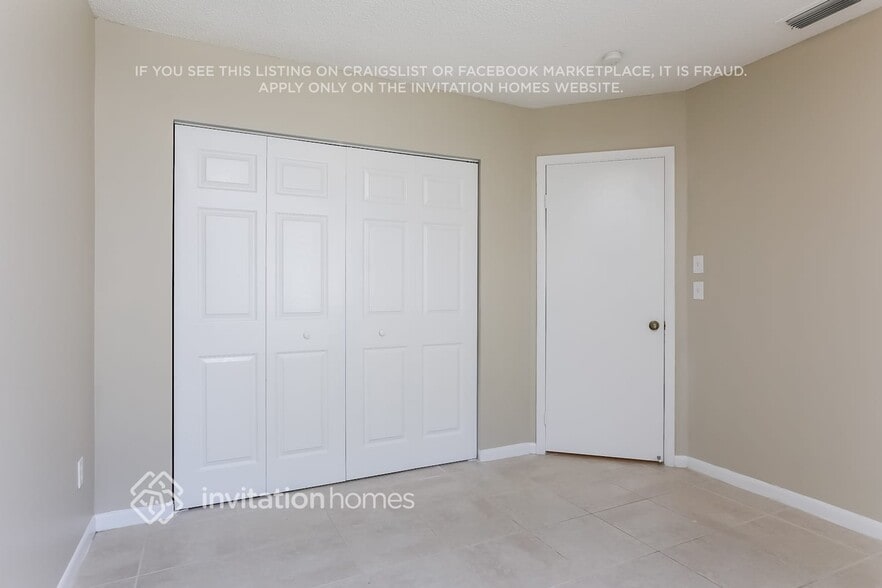 Building Photo - 9913 NW 9th Ct