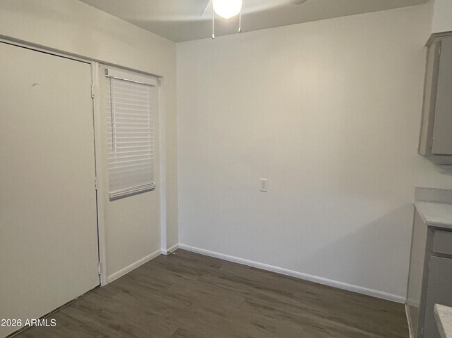 Building Photo - 4719 N 15th Ave