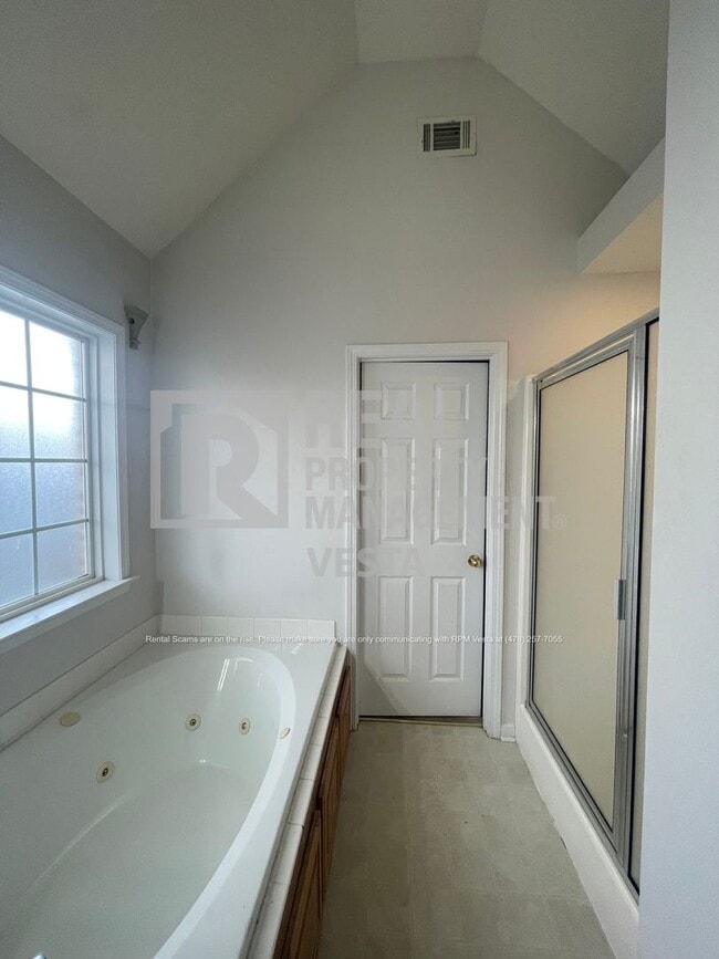 Building Photo - 102 Mulligan Ct