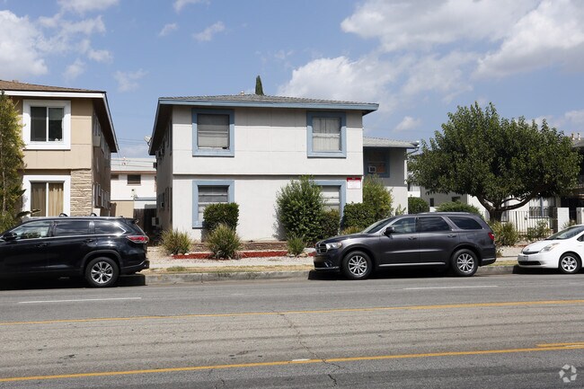 Building Photo - 20533 Vanowen St