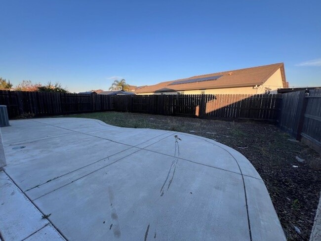 Building Photo - Freshly painted home with new carpet.