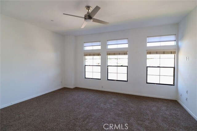 Building Photo - 561 W Maple Ave