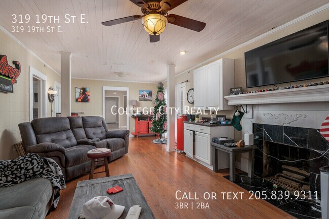 Building Photo - 319 19th St E