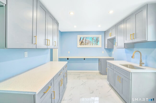 Building Photo - 341 Lincoln St