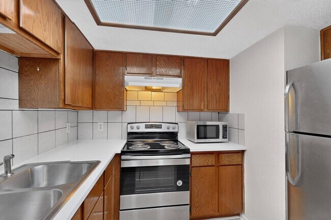 Building Photo - 8418 Fathom Cir