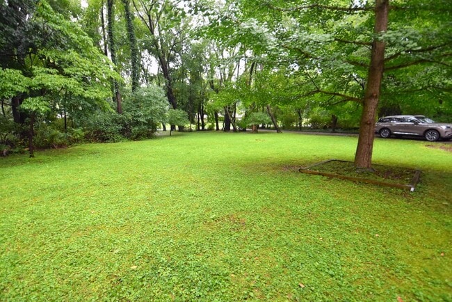 Building Photo - 4 bedroom 2.5 bath South Bend home on larg...
