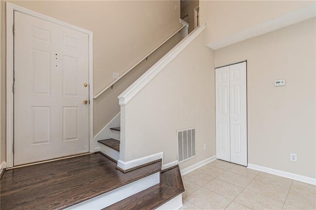 Building Photo - 3301 Avensong Village Cir