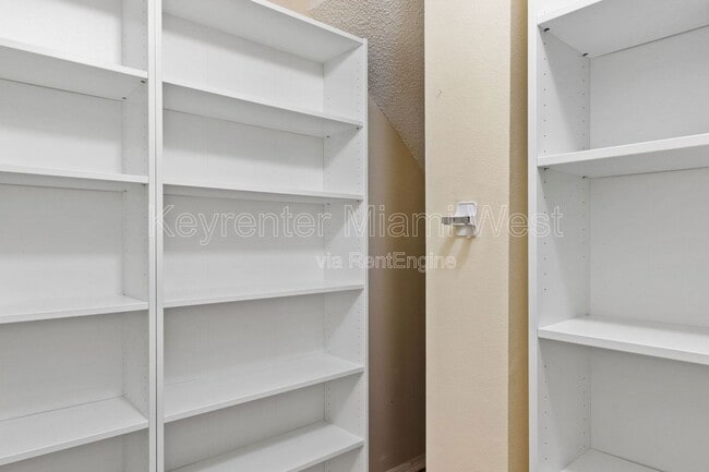 Building Photo - 4215 Ne-22 Dr