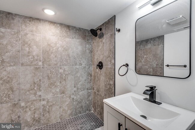 Building Photo - 2528 N 11th St