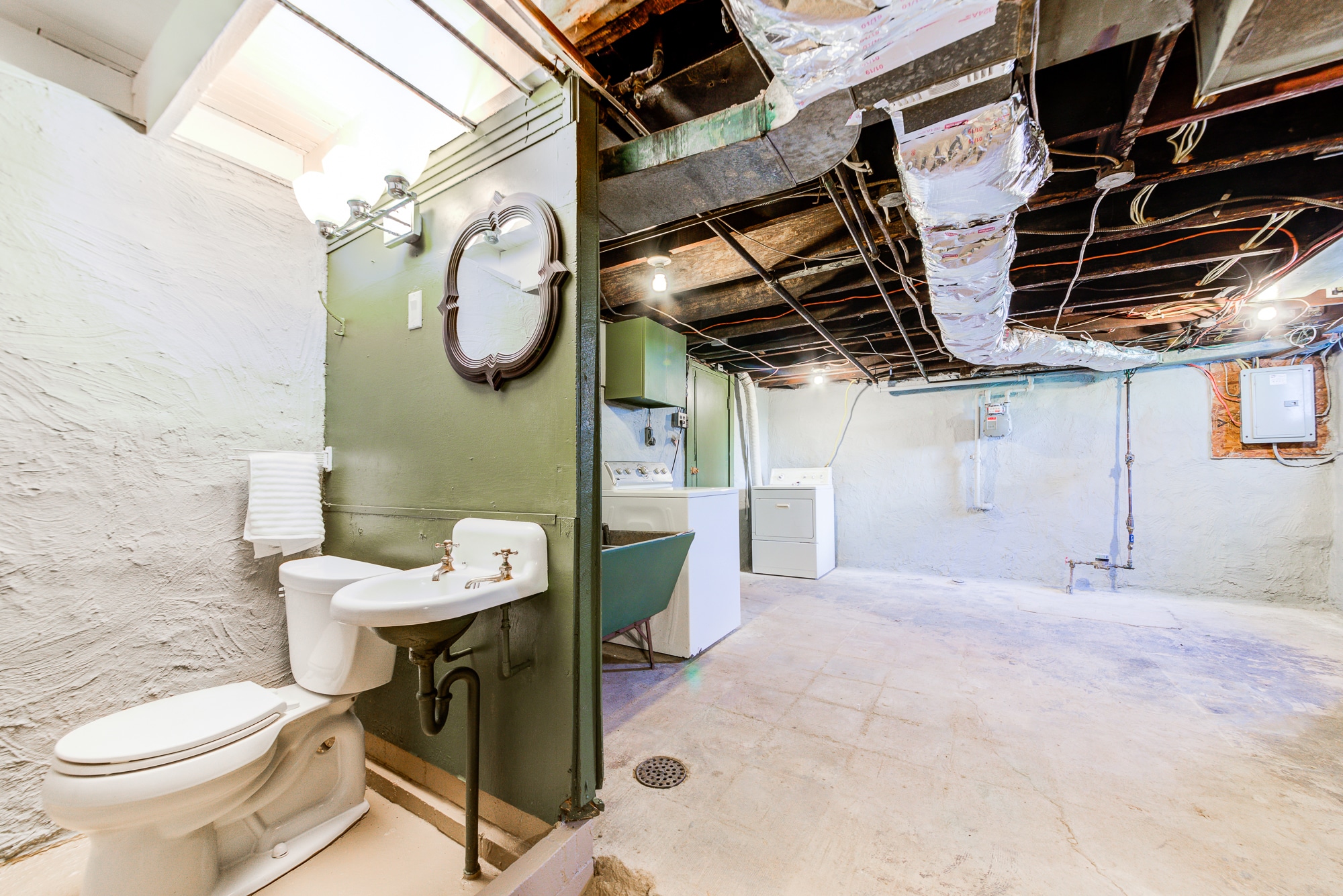 Building Photo - 1155 South Ave