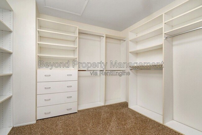 Building Photo - 8845 Sparren Way