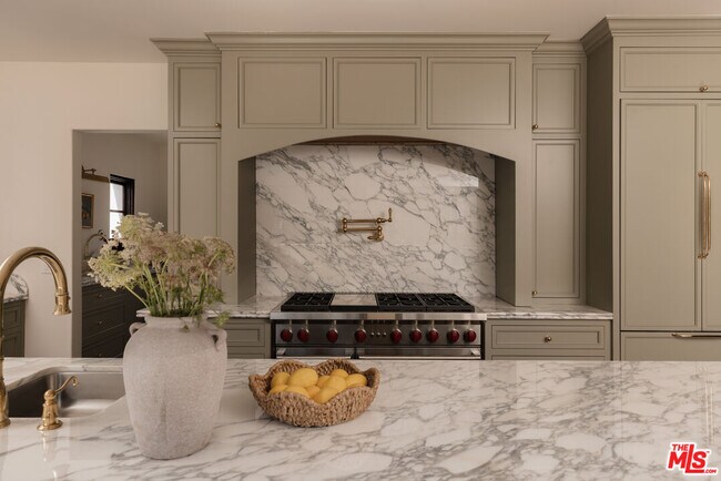 Building Photo - 1641 N Ogden Dr