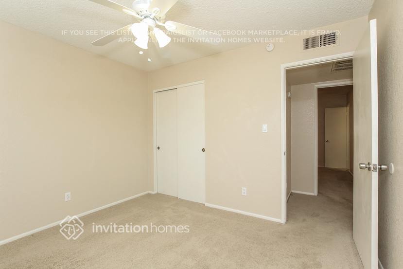 Building Photo - 1408 W Piute Ave