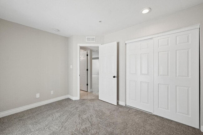 Building Photo - 7826 E Heatherbrae Ave