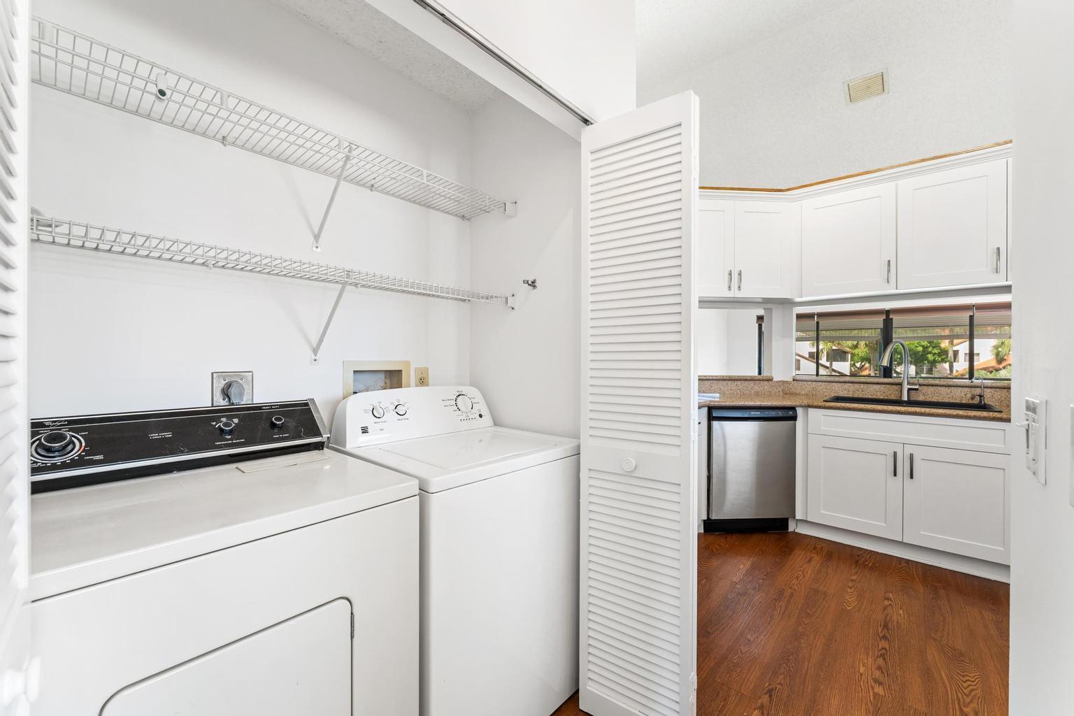 Building Photo - 18 Via de Casas Sur
