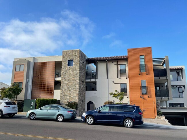 Building Photo - 3128 Cañon St