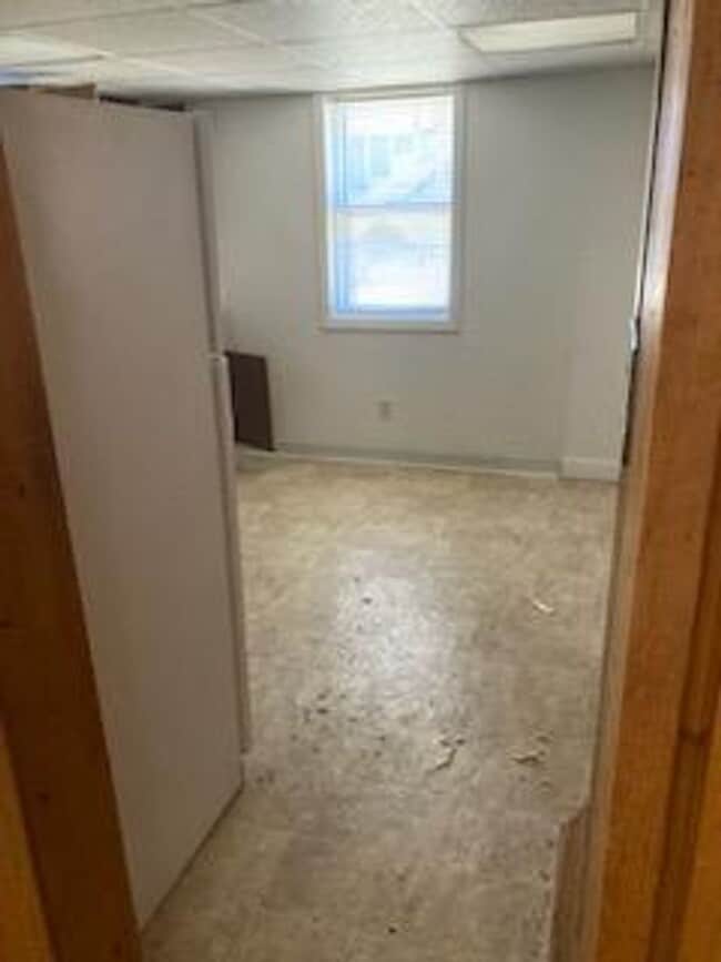 Building Photo - $900 - 2 Bedroom 1 Bath Duplex - Close to South Dakota School of Mines!