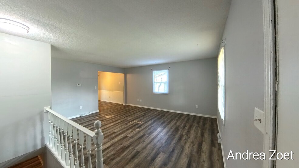Building Photo - 2555 Ridgemoor Dr SE