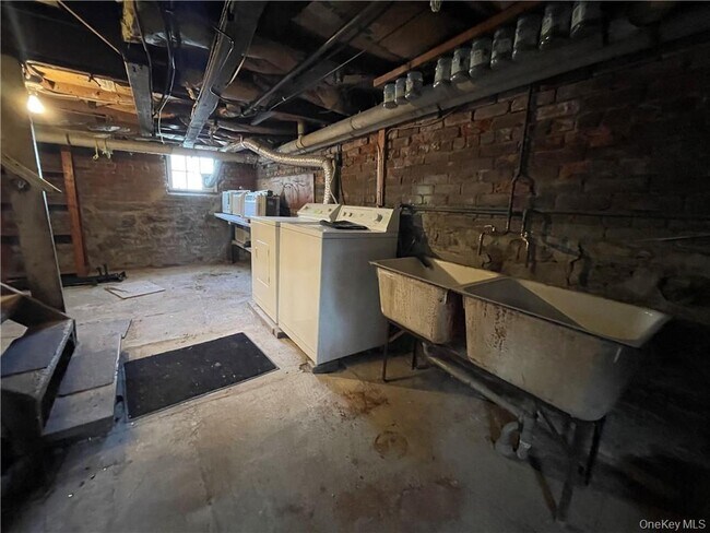 Building Photo - 10 Murray Ave