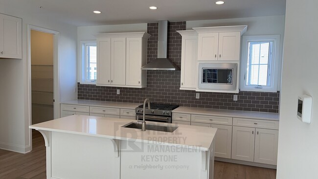 Building Photo - Brand New Townhouse in Cranberry!