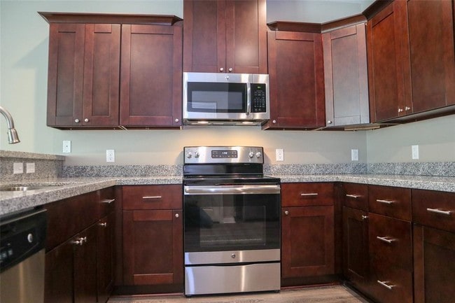 Building Photo - 118 Artesian Way