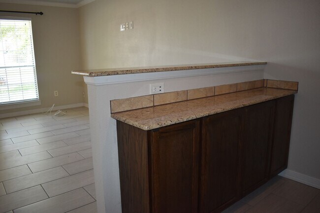 Building Photo - Beautiful Remodeled Home with 3 Bedrooms a...