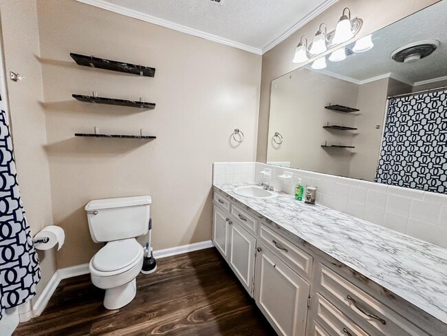 Building Photo - 99 Gardenia Dr