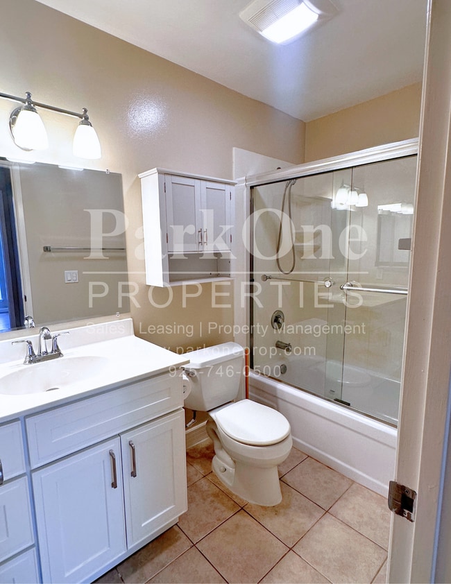 Building Photo - 1BR Condo in The Keys – Resort-Style Livin...