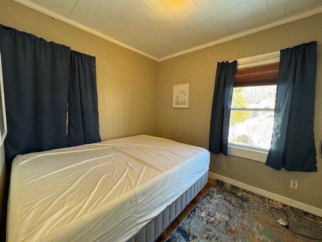 Building Photo - 12 Pine Ln