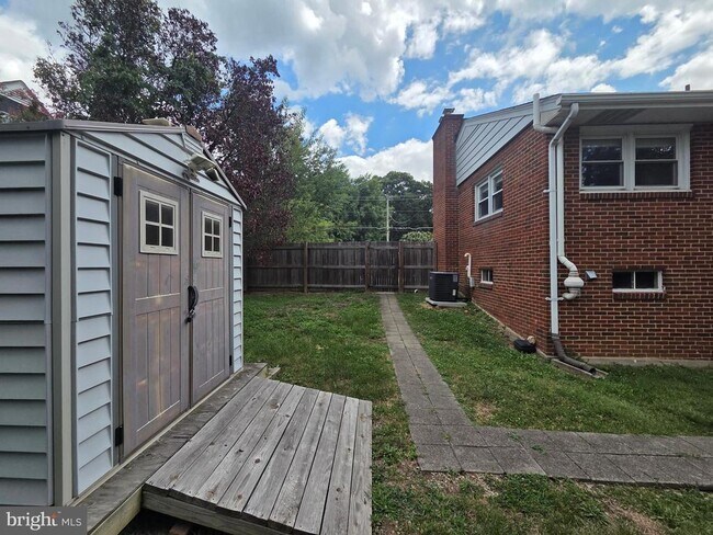 Building Photo - 7020 Quander Rd